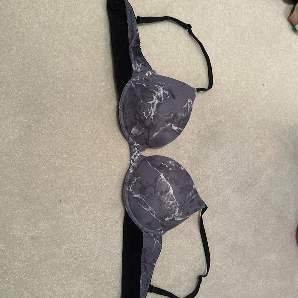Victoria secret everywhere push up bra 34C